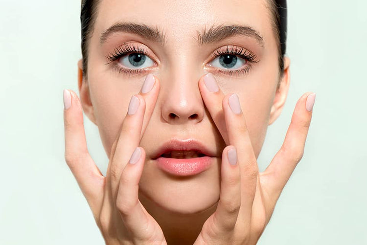 Contour des Yeux
